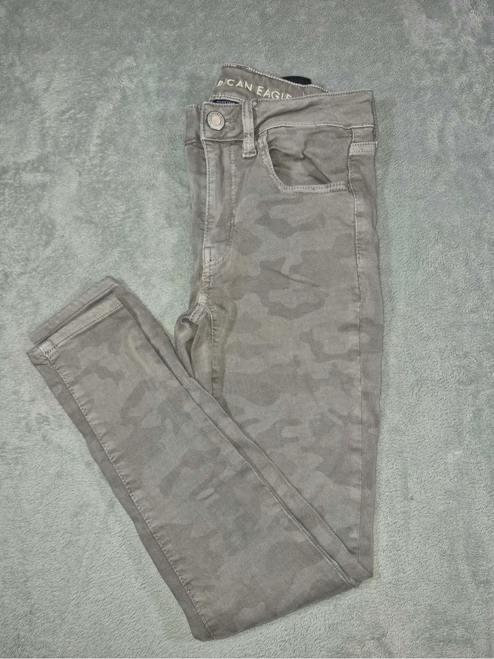 American Eagle High Rise Camo Print Jegging Size 2 Regular
